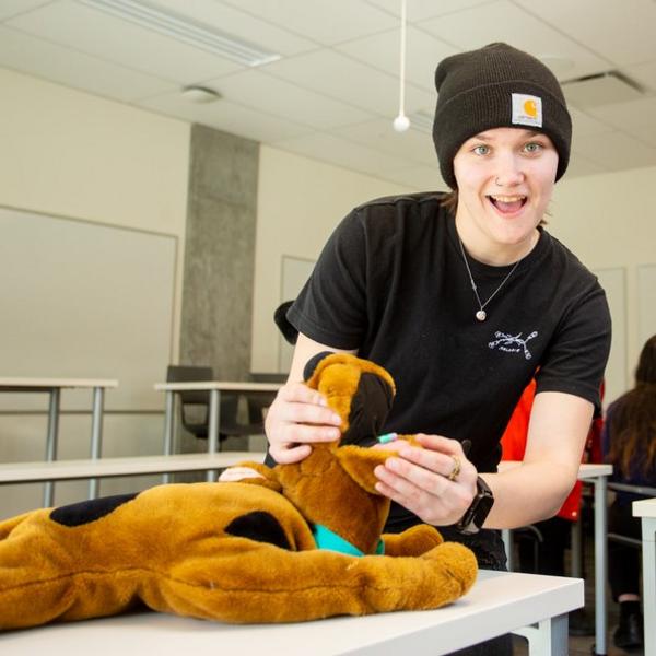 animal care aide student